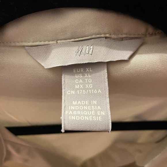 H&M taupe button up blouse - Picture 2 of 4